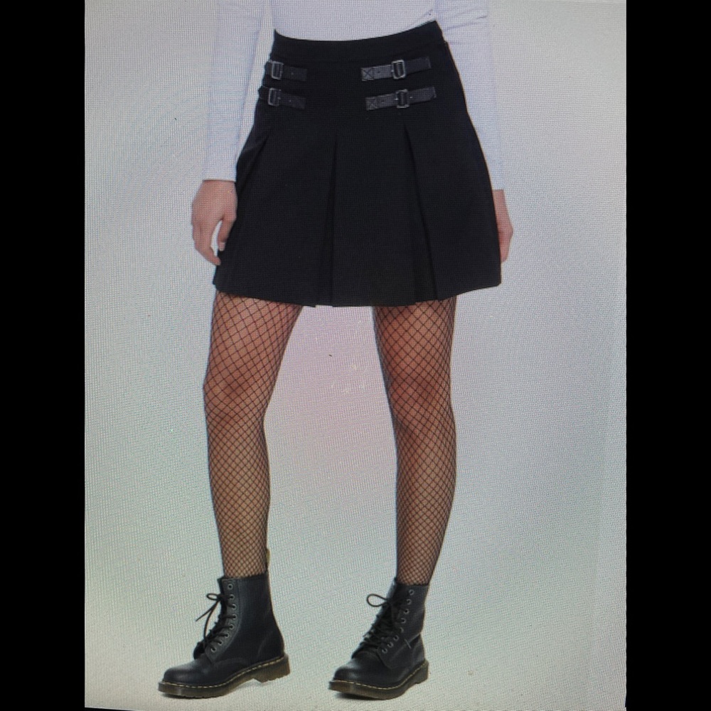 Hot Topic  Black Pleated Skirt S